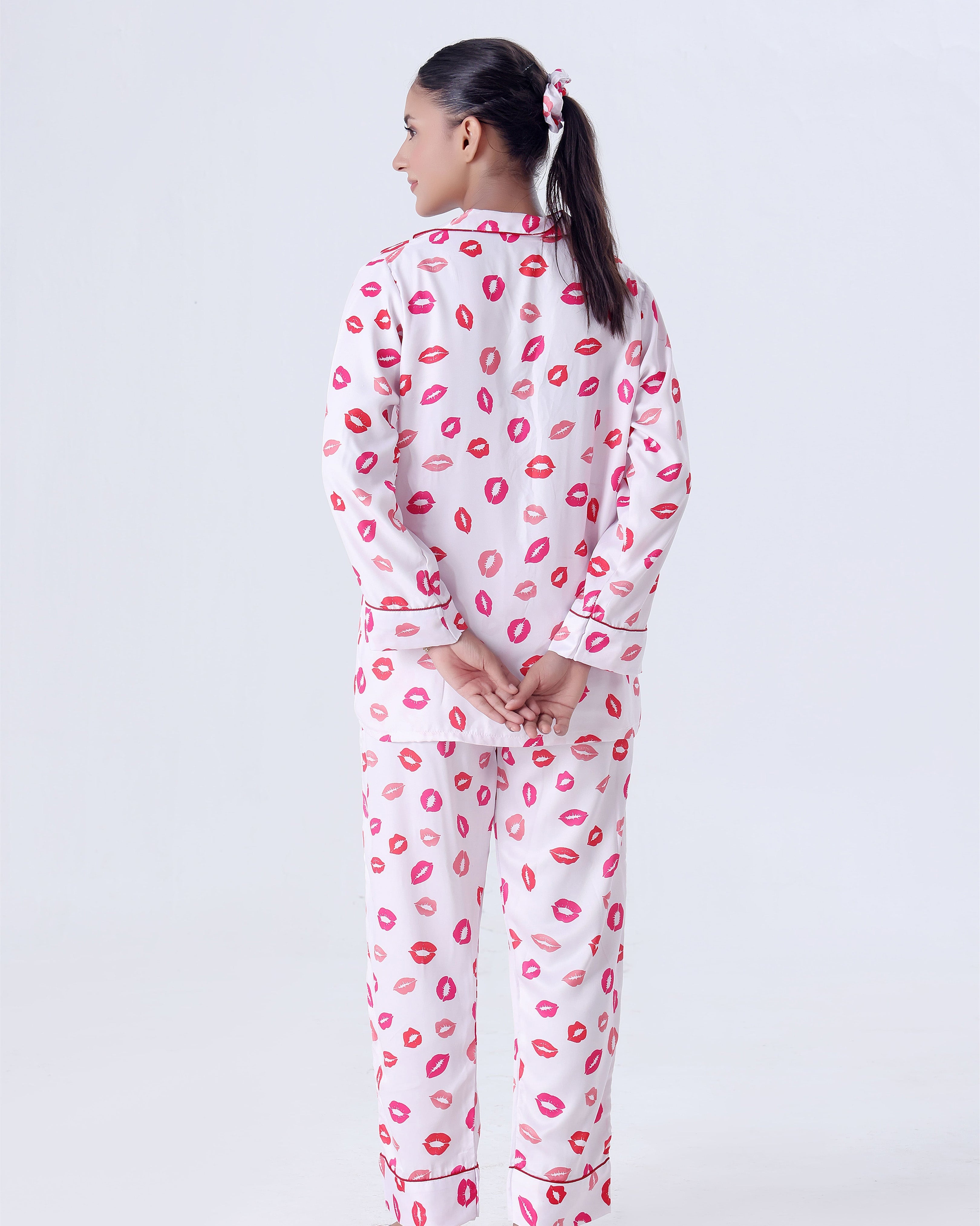 Silk Pajama Suit with Scrunchie - Lush Lips