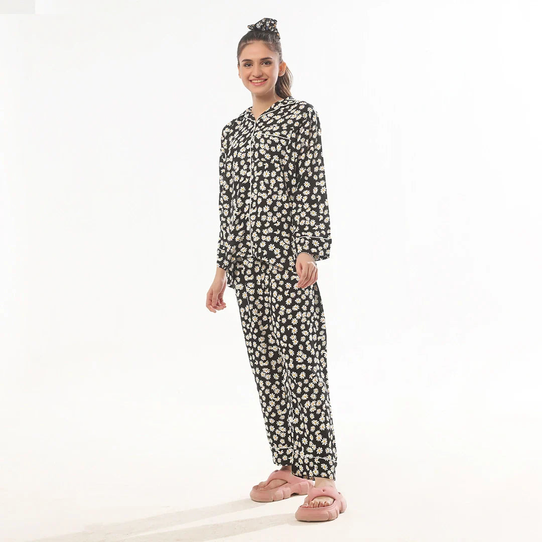 Mat Daisy Linen Pajama Suit with Scrunchie